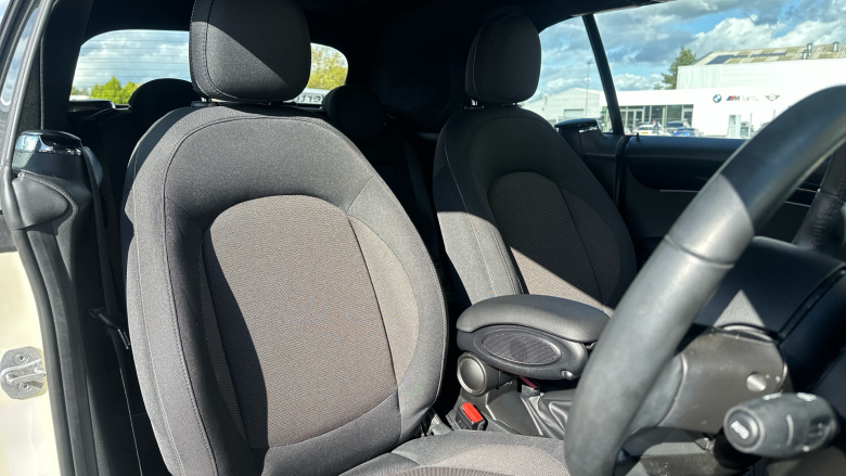 MINI Convertible 1.5 Cooper Classic 2dr Auto [Comfort/Nav Pack] Petrol Convertible